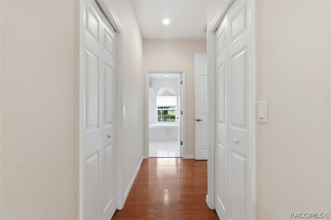 Building Photo - 215 W Mickey Mantle Path