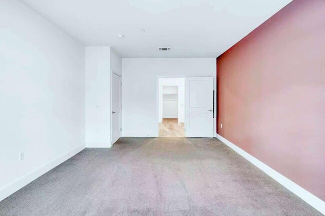 Building Photo - 3578 Rambla Pl