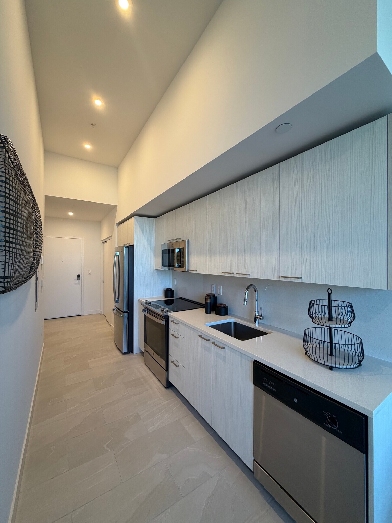 Building Photo - 170 NE 23rd St