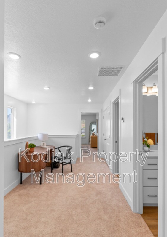 Building Photo - 226 W 925 N