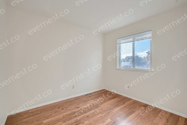 Building Photo - 10427 Holland Pl
