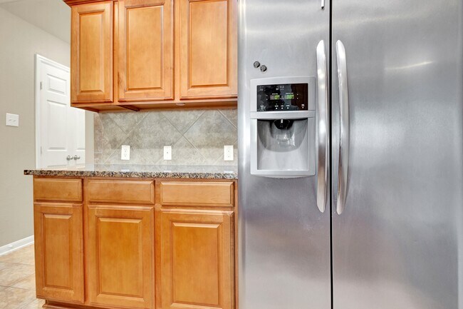Building Photo - 9226 Fernwillow Dr
