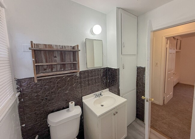 Building Photo - $500 OFF FIRST MONTHS RENT! 3 Bed in MWC!