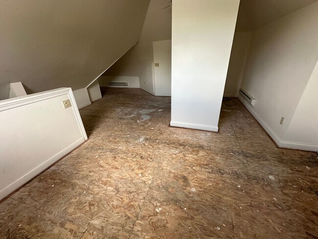 Building Photo - North Campus OSU Single Family Home with 2...