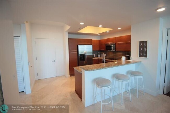 Building Photo - 2641 N Flamingo Rd