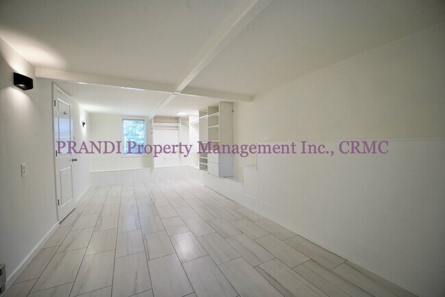 Building Photo - Available now!  3 Bedroom Gerstle Park home