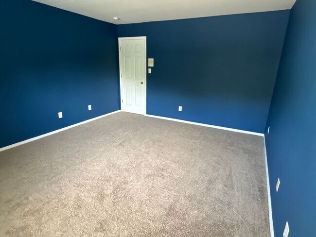 Building Photo - Spacious 3 Bed | 2.5 Bath House in Raleigh