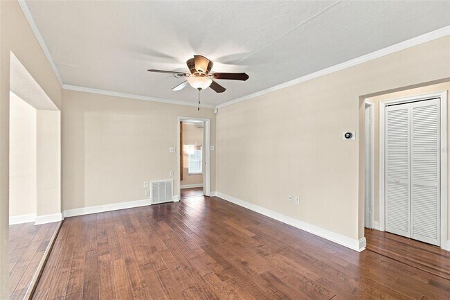 Building Photo - 805 W Braddock St