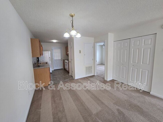 Building Photo - 308 Westbrook Ct