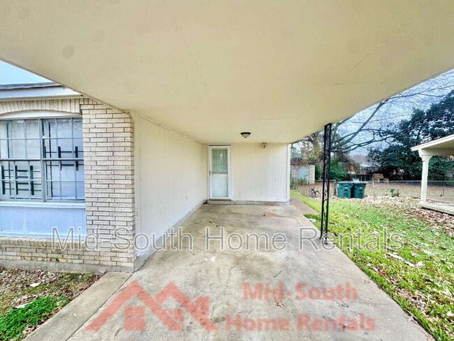 Building Photo - 3940 Schoolfield Rd
