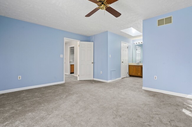 Building Photo - Spacious Home in Severna Park