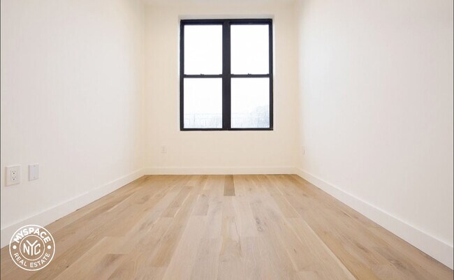 Building Photo - 1266 Hancock St