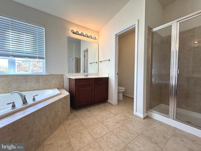 Building Photo - 3635 Glouster Dr