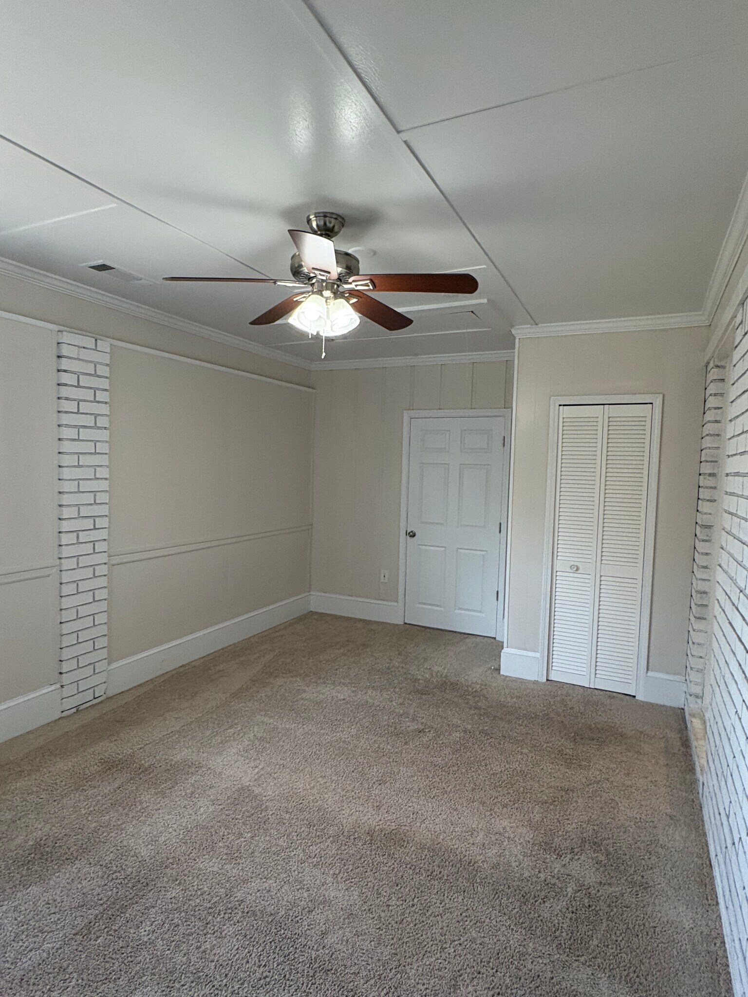 Building Photo - 169 Fleetwood Way