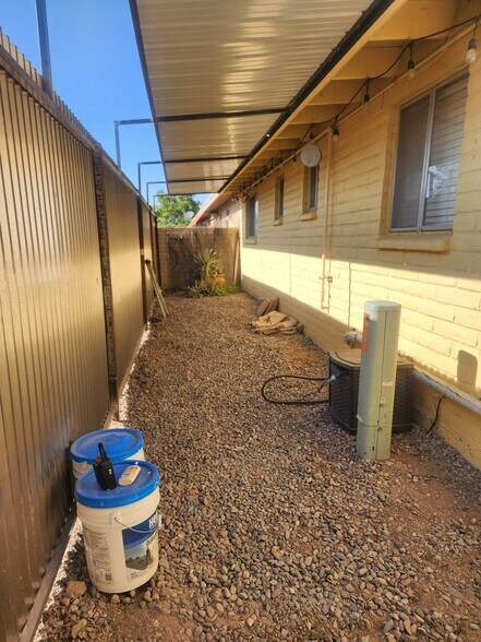 Building Photo - 3001 E Blacklidge Dr