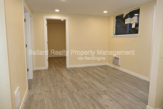 Building Photo - 469 N 36th St