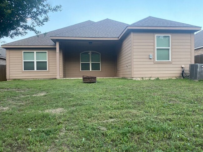 Building Photo - Awesome in Anna