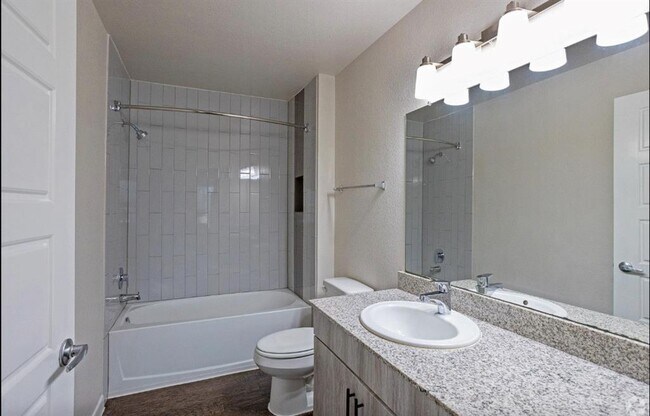 Building Photo - 3300 Oak Creek Dr