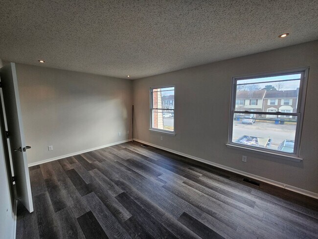 Building Photo - Smoke Tree