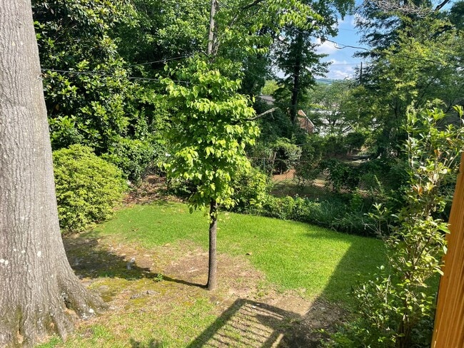 Building Photo - For Rent