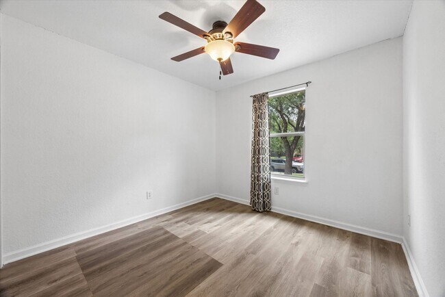 Building Photo - 141 Beech Dr