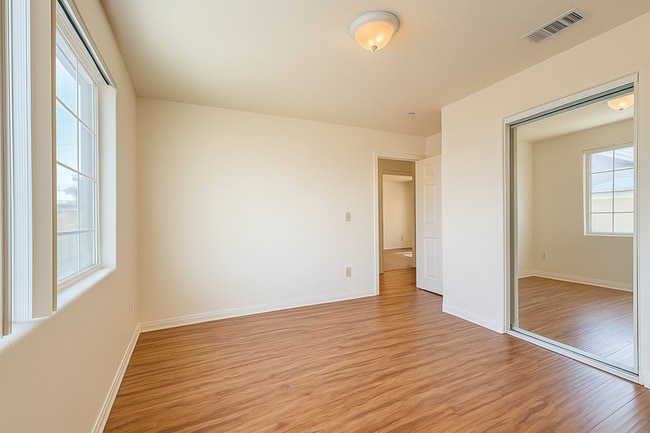 Building Photo - 3431 W 67th St