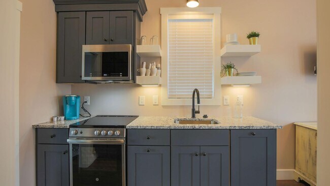 Building Photo - 230 Leeward Way