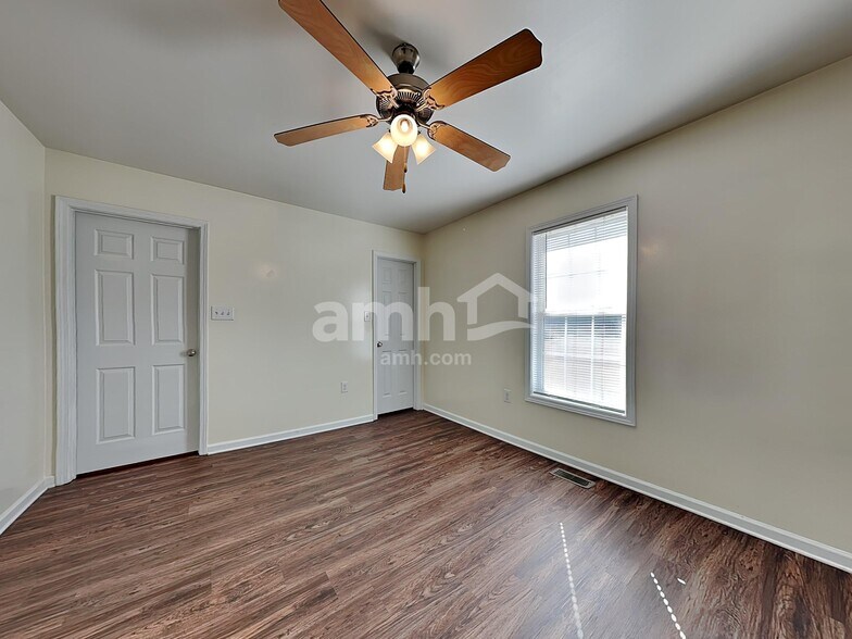 Building Photo - 103 Wolf Creek Ln