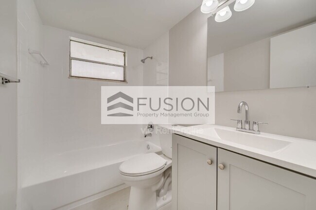 Building Photo - 921 SW 74th Terrace