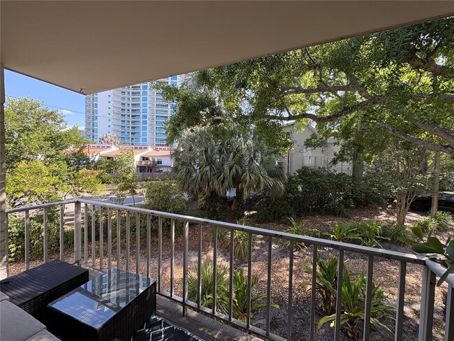 Building Photo - 3325 Bayshore Blvd