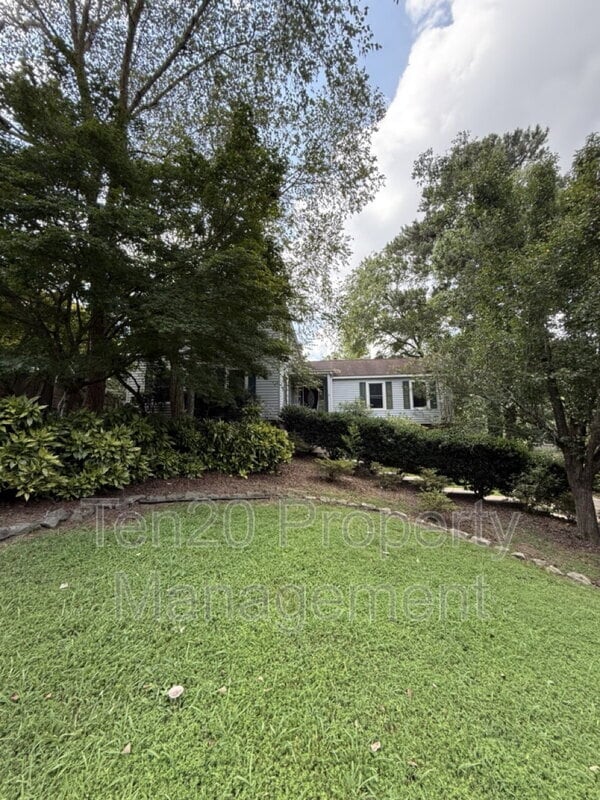 Building Photo - 3812 Wingate Dr