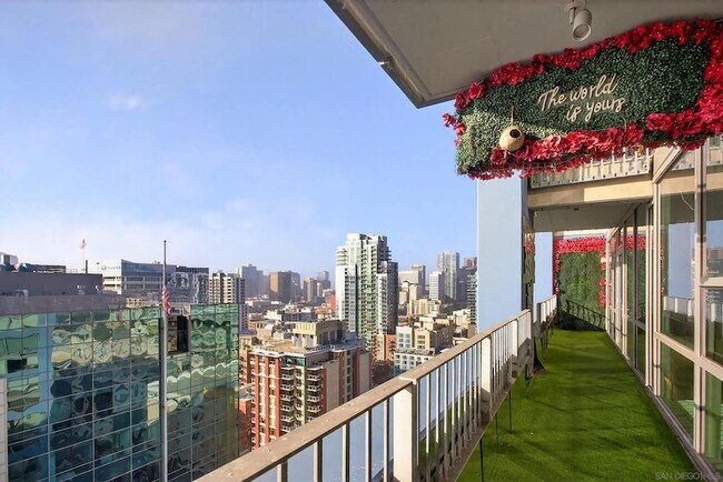 Building Photo - 321 Tenth Ave