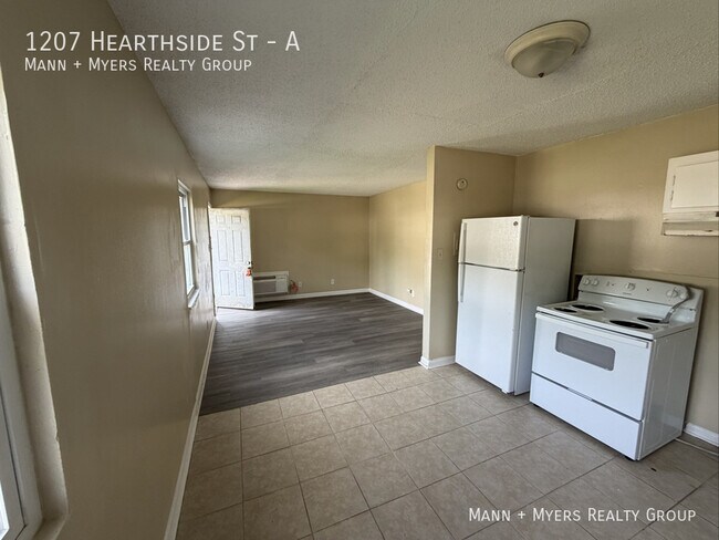 Building Photo - 1207 Hearthside St