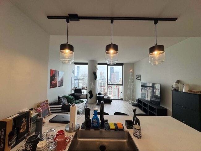 Building Photo - 88 E Wacker Pl