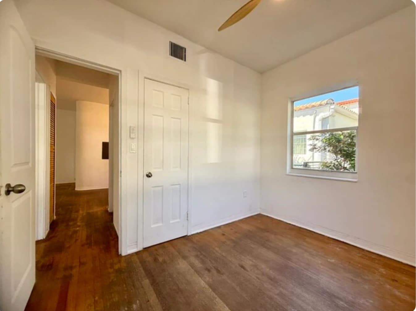TWO BEDROOM MASTER BEDROOM - 610 12th St