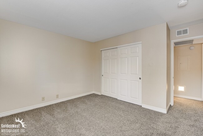 Building Photo - Amazing 2Bdm 2Ba Condo Located in the Guard-Gated Bella Vita Community!