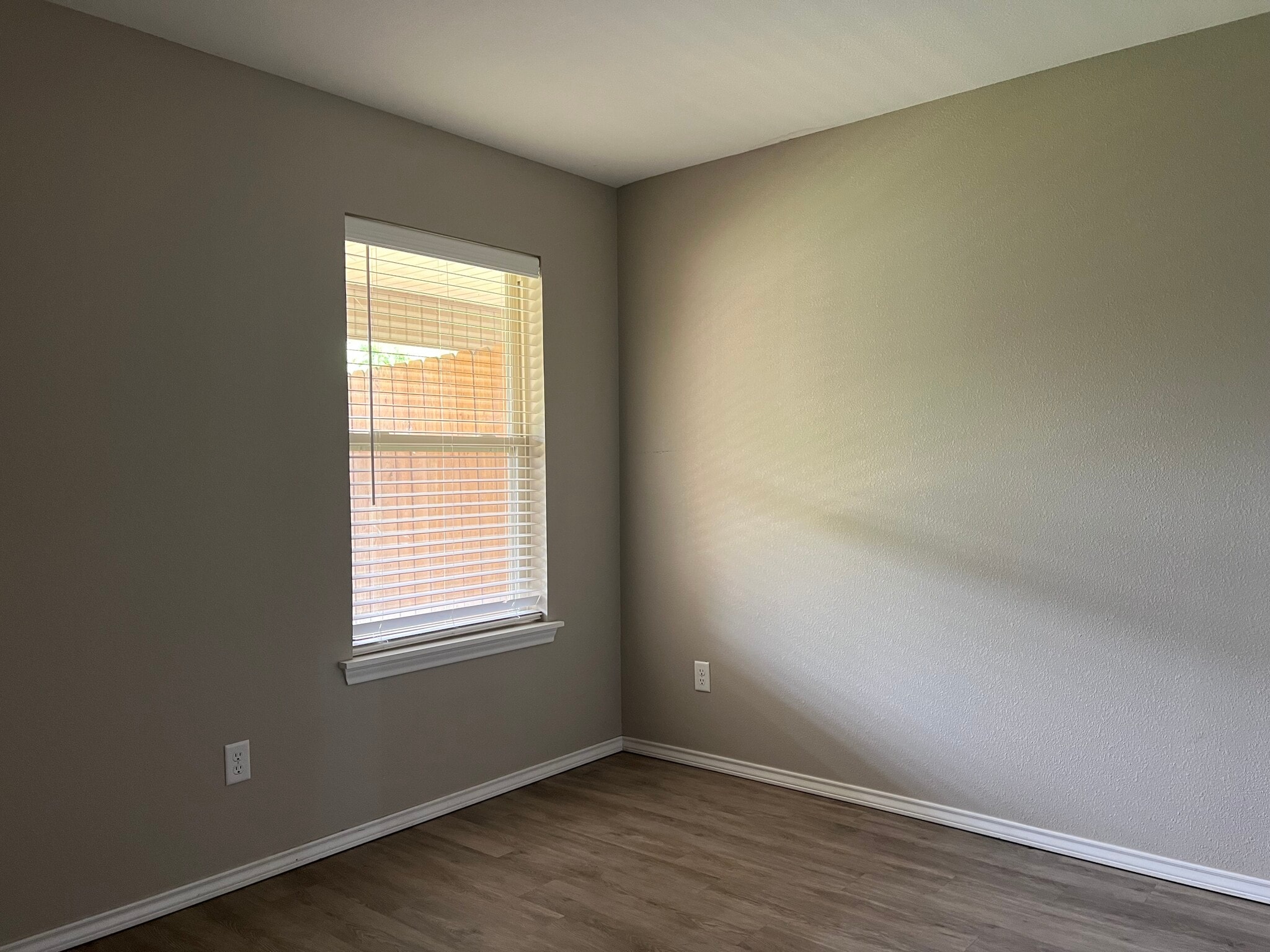 Building Photo - 3723 Trotter Ln