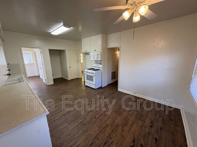 Building Photo - 1424 18th Ave