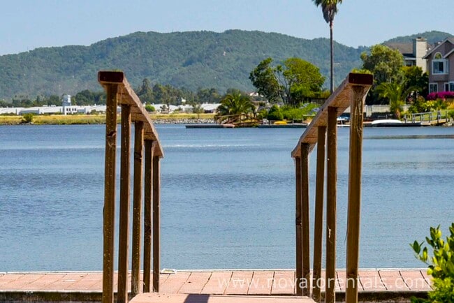 Building Photo - 986 Bel Marin Keys Blvd