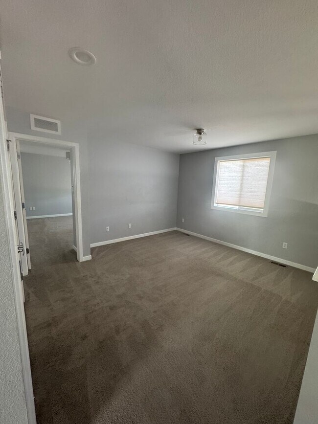 Building Photo - 10816 Truckee Cir