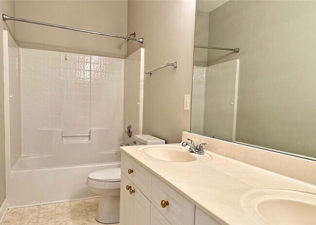Building Photo - 4 BR/2.5BA | Newly Renovated Single Family Home |Fenced backyard| Elegant Brick Home in the Heart...