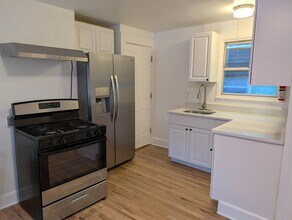 Building Photo - 64 Liberty St