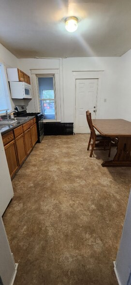 Building Photo - 519 Cummings Ave