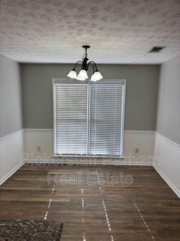 Building Photo - 9146 Garrett Lake Dr