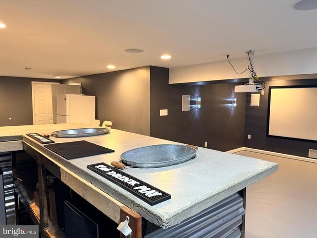 Building Photo - 8710 Pamper Ln