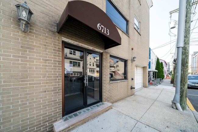 Building Photo - 6715 Polk St