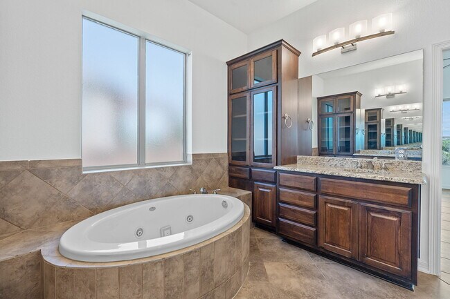 Building Photo - 13271 Mesa Verde Dr