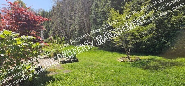 Building Photo - 7655 Lenox Trace Dr