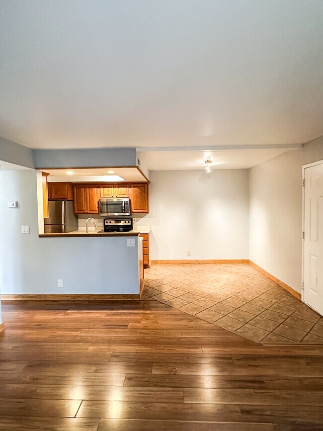 Building Photo - 7204 Station Creek Way