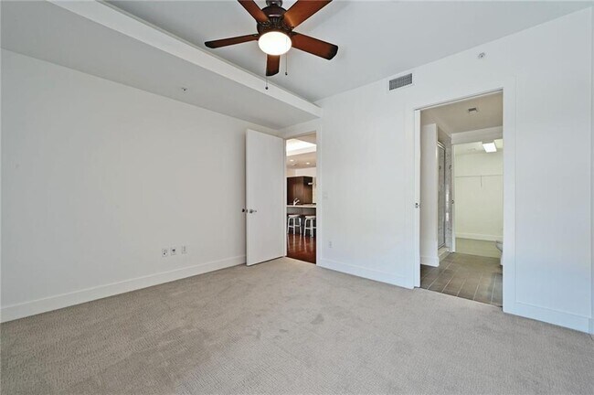 Building Photo - 210 Lee Barton Dr